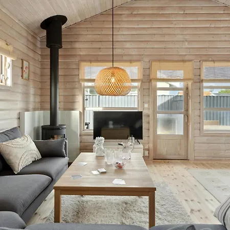 Feriehus 3 Bedroom Lovely In
