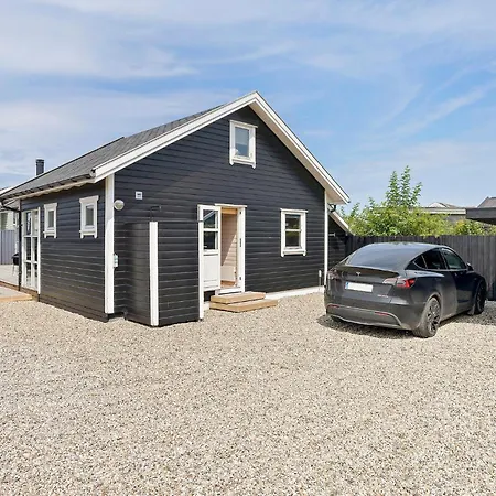3 Bedroom Lovely In Feriehus *