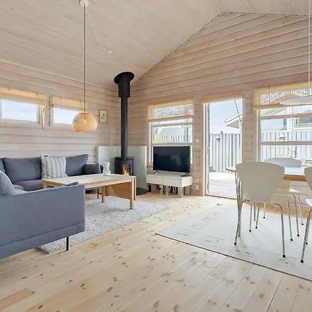 Feriehus 3 Bedroom Lovely In Otterup